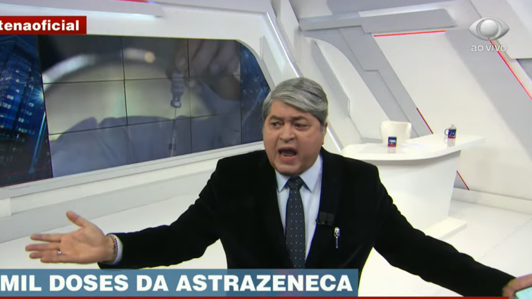 Datena perde a cabeça com a própria produção ao vivo: “Não me atrapalha, pô”
