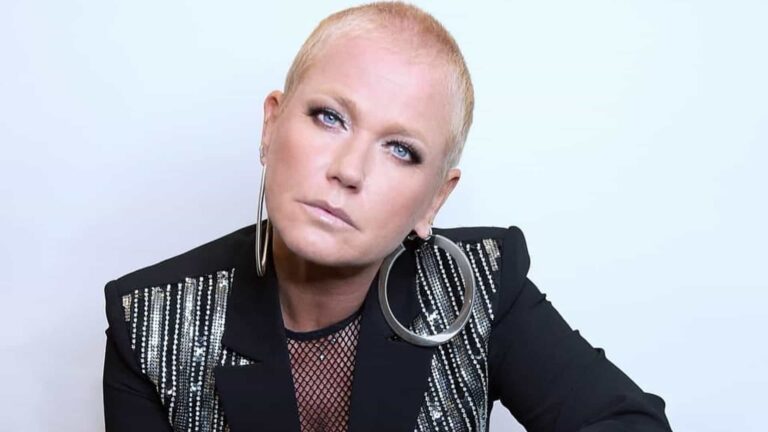 Xuxa se irrita com seguidora e detona: “Feia, mal comida e escrota”