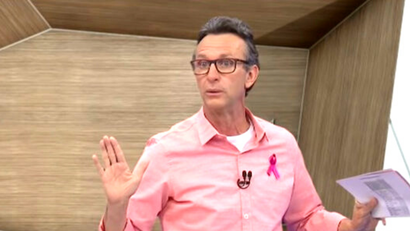Neto fala sobre masturbação ao vivo na Band e assusta colegas