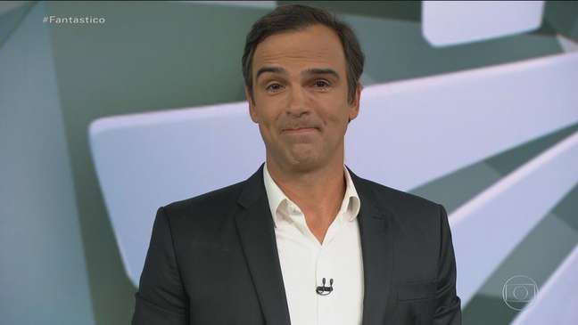 Tadeu Schmidt chora em despedida do Fantástico: “Hora de dizer adeus”