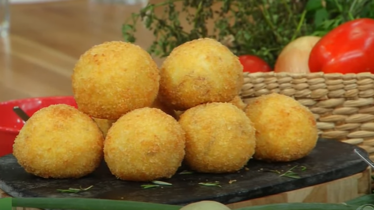 Bolinho de Risoto Recheado
