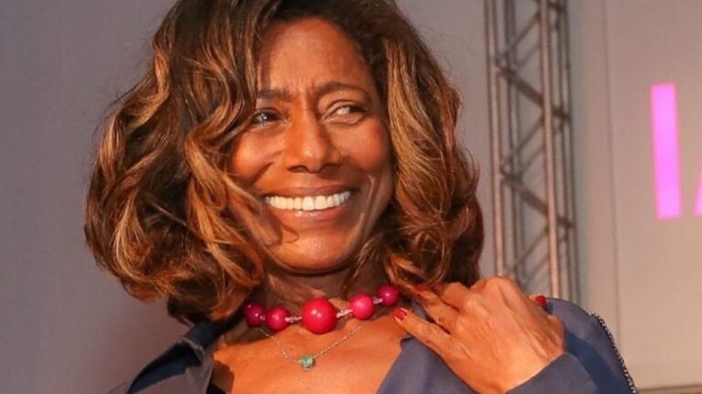Glória Maria faz aniversário, descubra a idade da jornalista