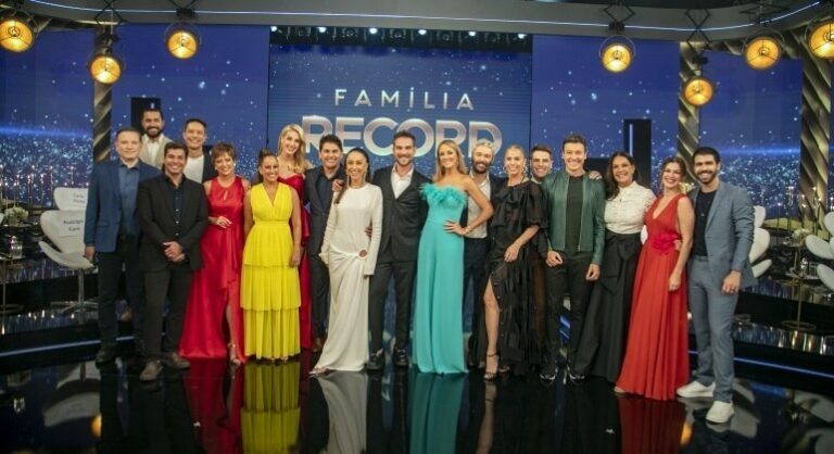 Família Record 20/12/2021: Participantes, troca de presentes e mais