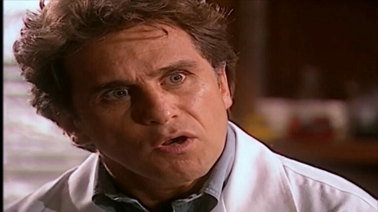 O Clone: Escobar pede ajuda, mas se choca com frieza de Alicinha