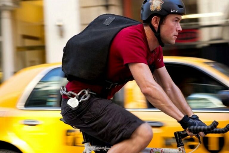 Filme da Cine Maior 15/05/2022 – Perigo por Encomenda
