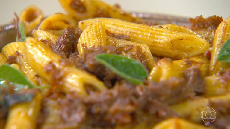Receita de Ragu de Músculo com Penne da Ana Maria Braga no Mais Você, 30/05/2022