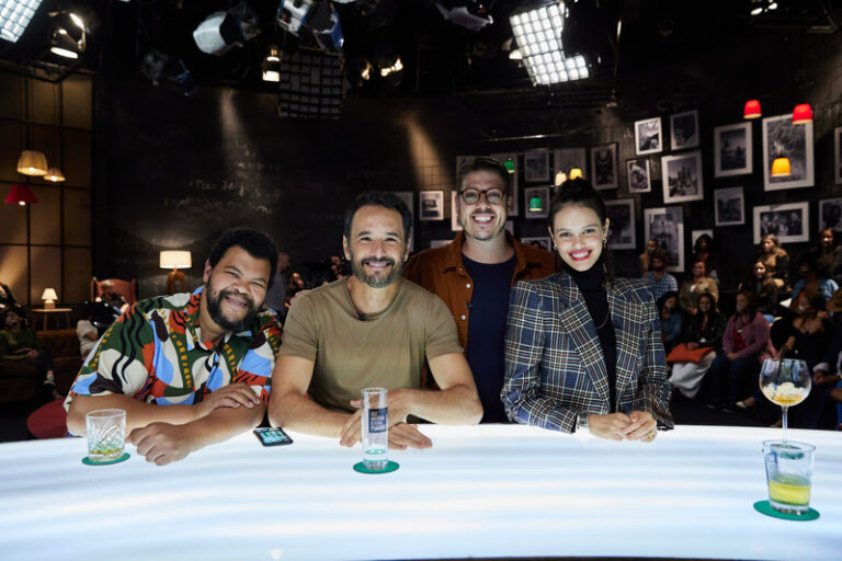 Que História É Essa, Porchat? 27/07/2022: Laura Neiva, Rodrigo Santoro e Babu Santana são os convidados