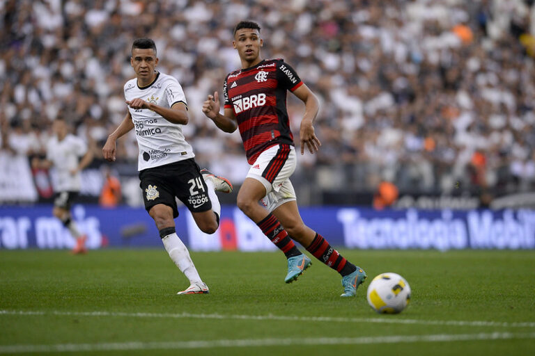 Corinthians x Flamengo ao vivo: Onde assistir na TV e online pela Libertadores 2022