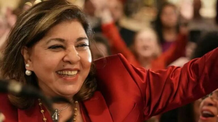 Aos 65 anos, Roberta Miranda revela que foi parar no hospital após sexo selvagem