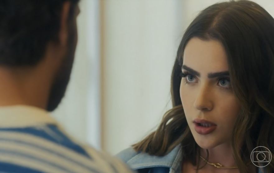 Chiara na novela Travessia