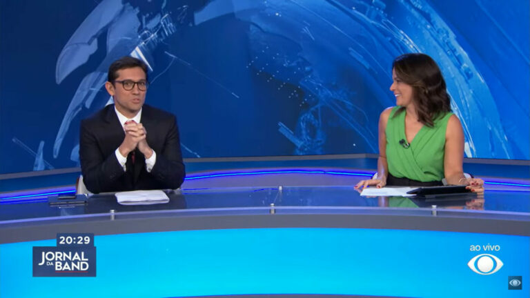 Âncora do “Jornal da Band” se emociona ao vivo e revela tragédia familiar