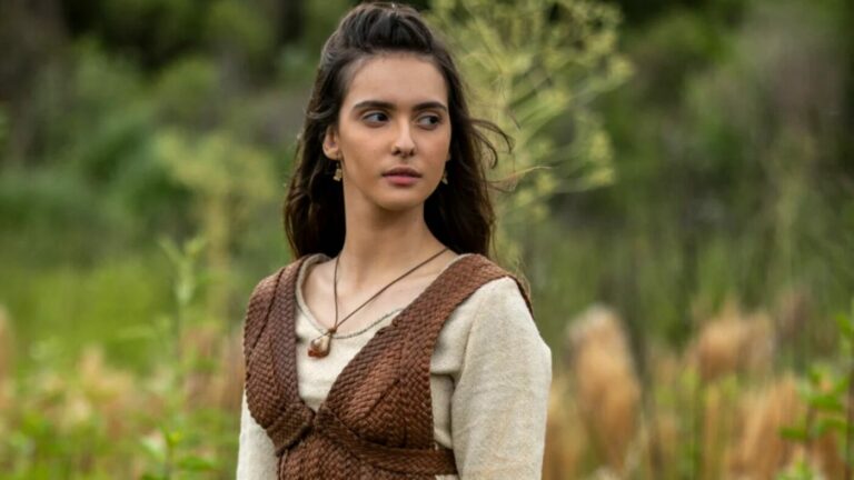 Rafaela Sampaio vive personagem à frente do seu tempo na série “Reis”