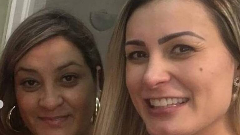 Andressa Urach choca mãe com brinquedo erótico: “Misericórdia”