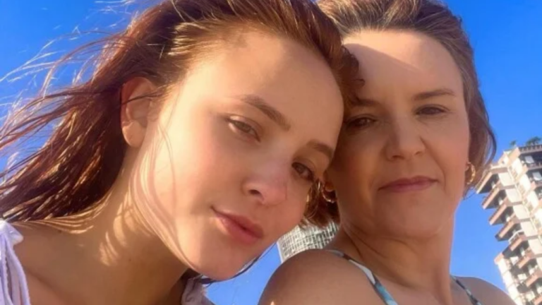 Mãe de Larissa Manoela quebra silêncio: “Nunca quisemos nada dela’