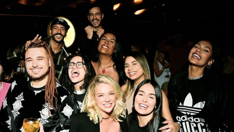 Solteira, Lexa é flagrada em momento íntimo com ex-BBB durante festa