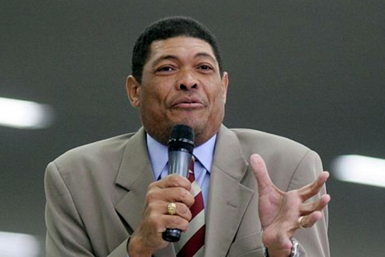 Valdemiro Santiago pode perder bens por dívida de R$ 900 mil com repórter