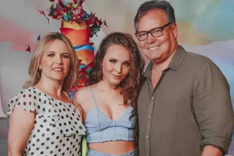 Após casamento da filha, pai de Larissa Manoela faz desabafo: “Palavra triste”