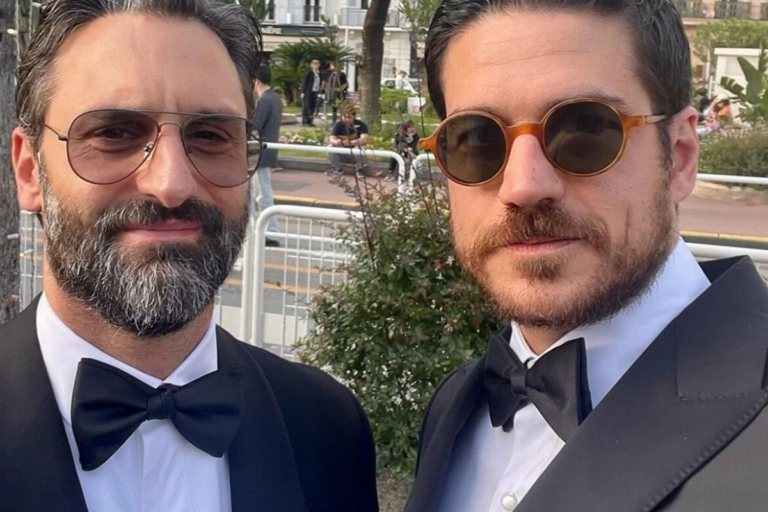 Ator Marco Pigossi se casa no civil com o cineasta Marco Calvani