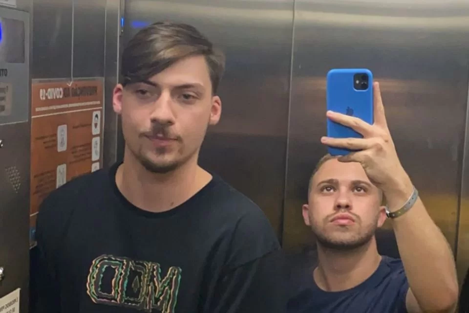 Renan Bolsonaro e ex-assessor Diego Pupe (Créditos: Instagram)
