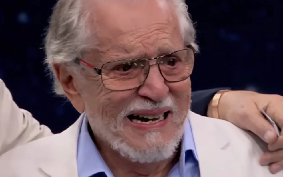 Carlos Alberto de Nóbrega: comediante é internado novamente após sofrer acidente doméstico (Créditos: SBT)