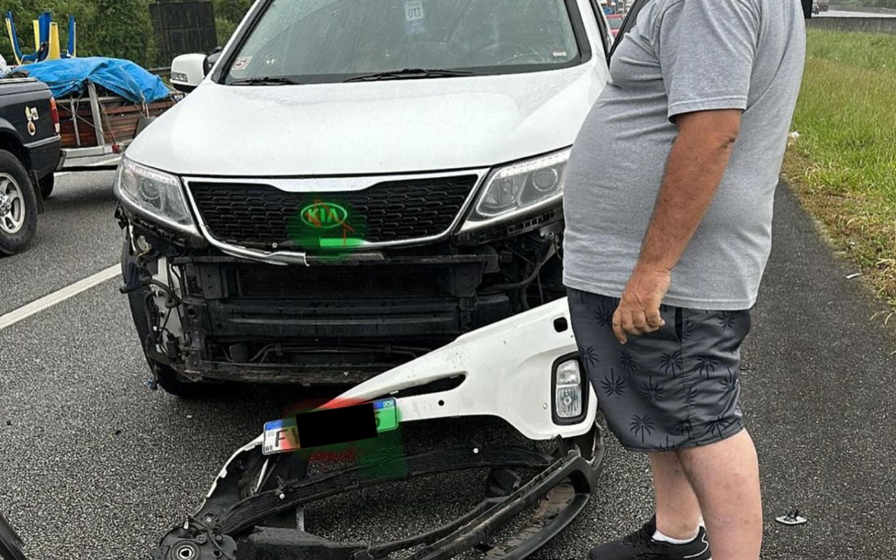 Carro que colidiu contra o veículo de Roberta Miranda (Créditos: Instagram)