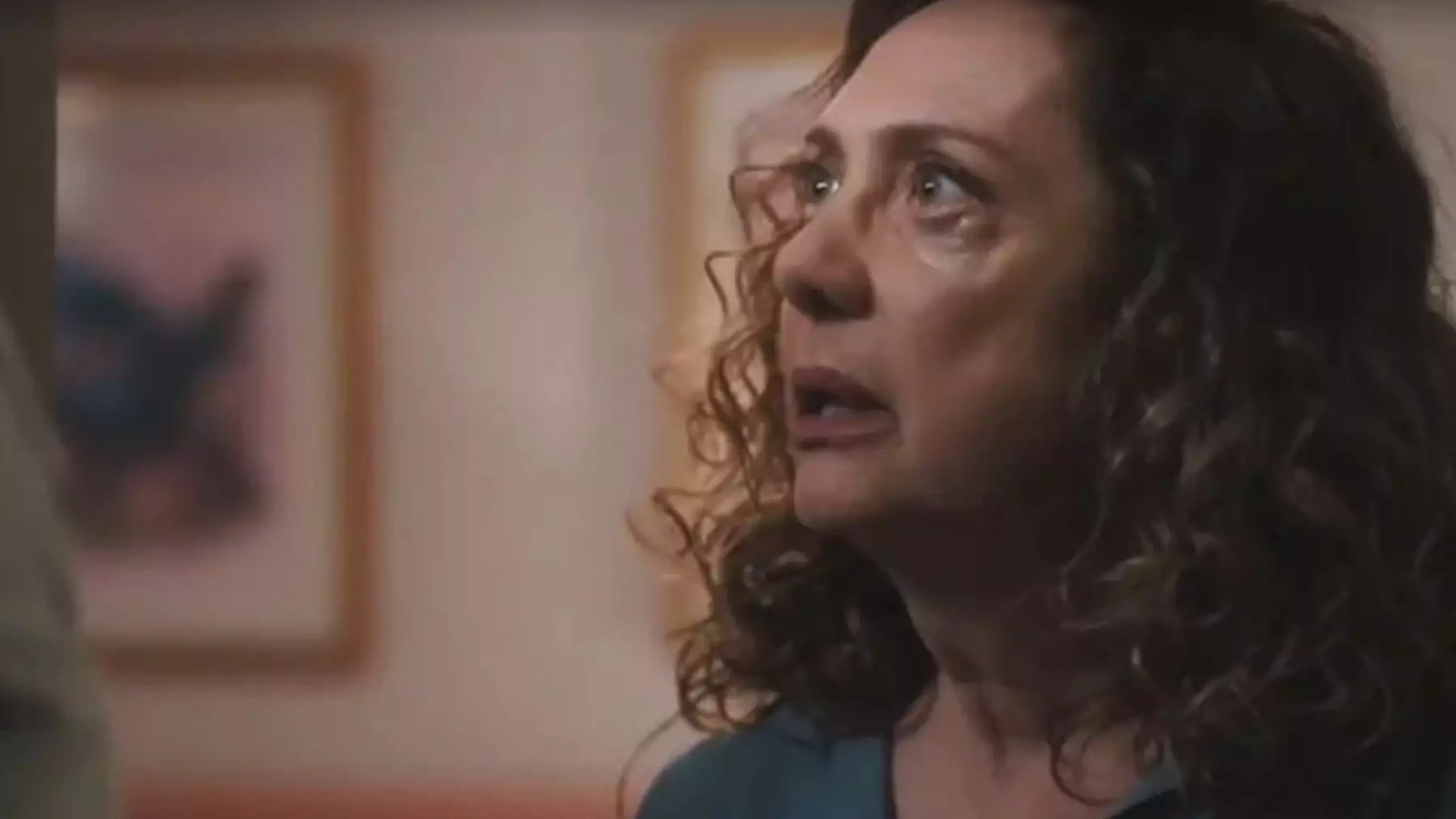 Agatha é achada desmaiada em Terra e Paixão