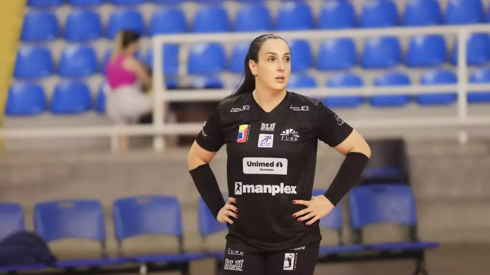 Bluvôlei x Praia Clube: Ana Cristina em jogo do Bluvôlei