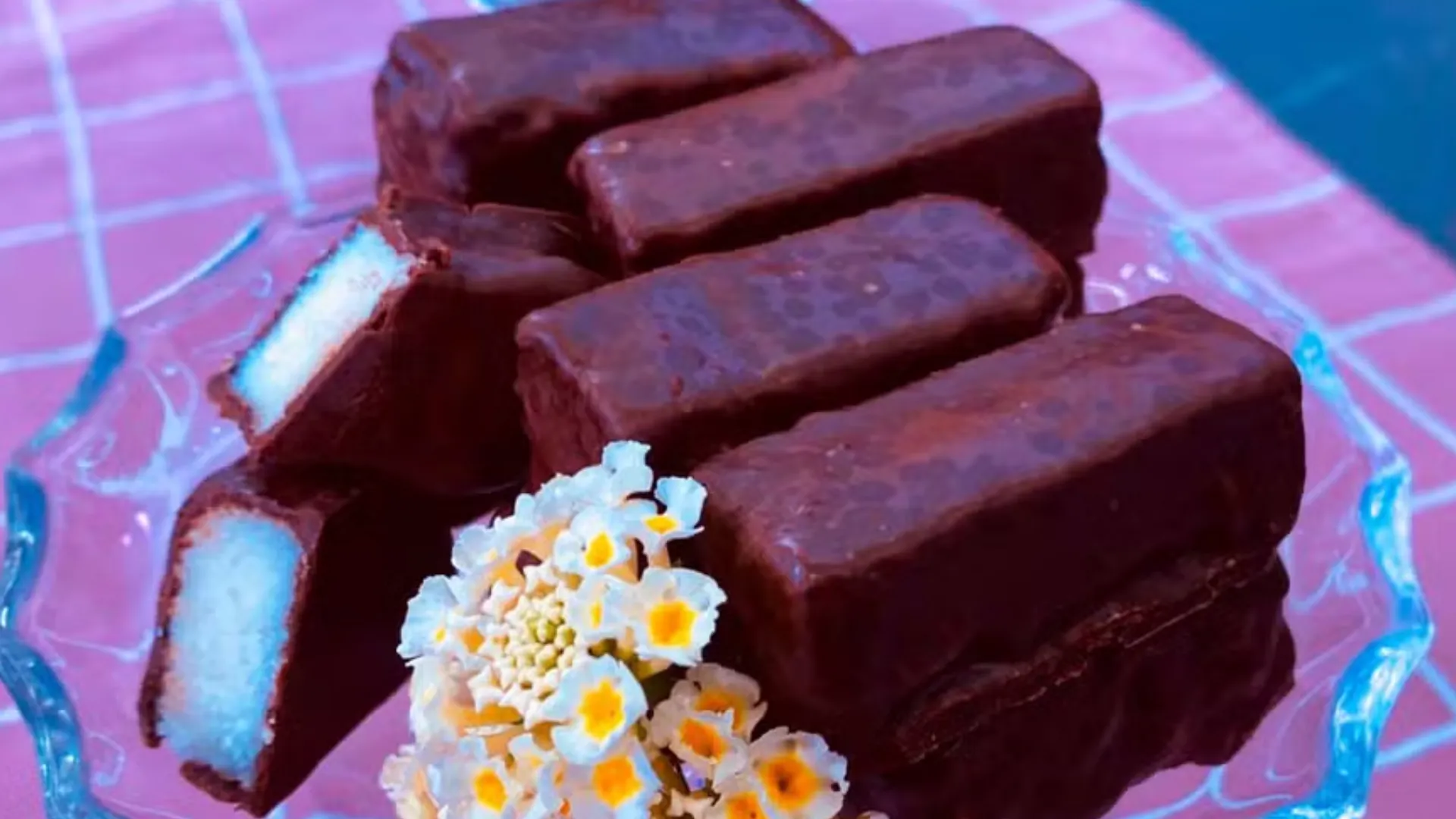 Receita de Bombom de coco com chocolate da Ana Maria Braga