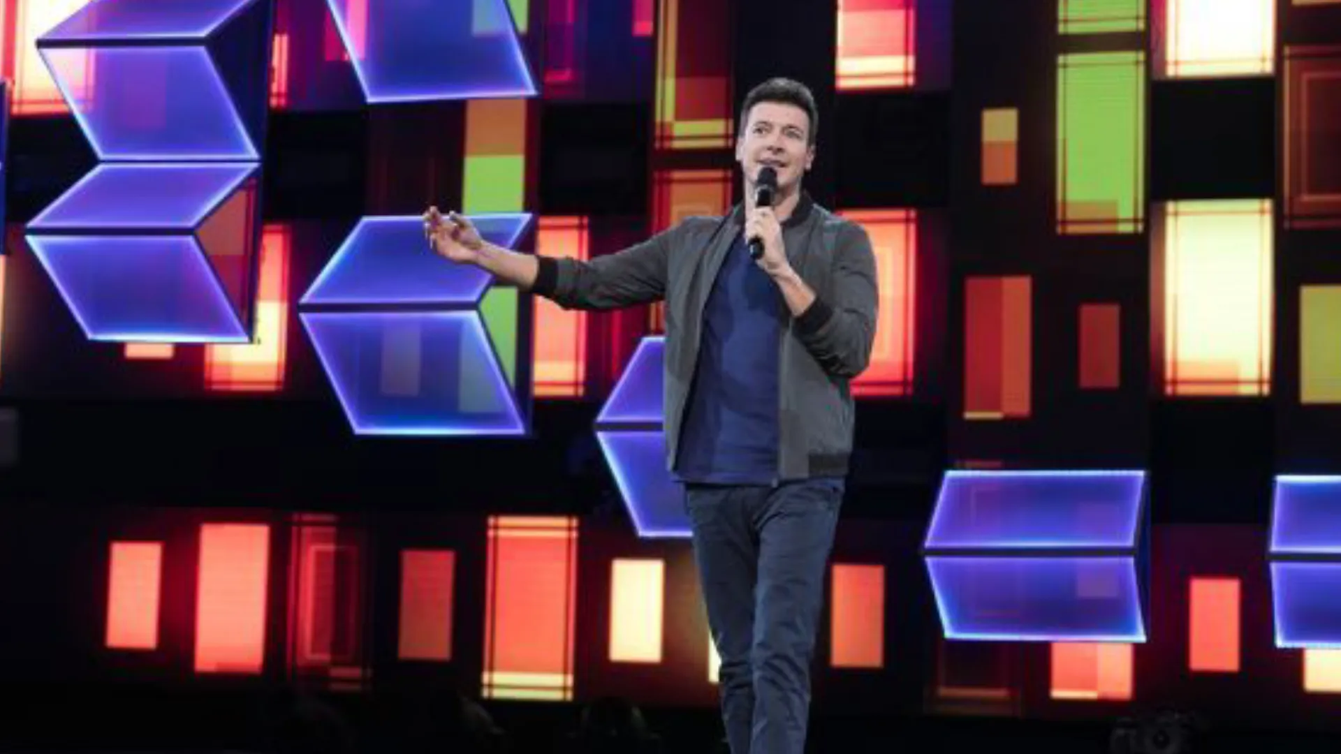 Rodrigo Faro na sexta temporada do Canta Comigo 6