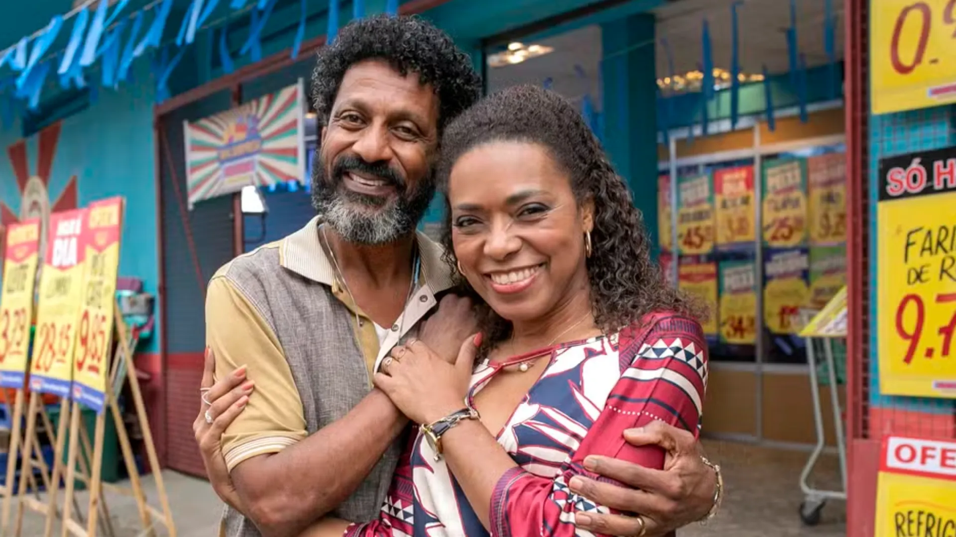 Olímpia (Vilma Melo) e Eraldo (Luis Miranda) em 'Encantado's'