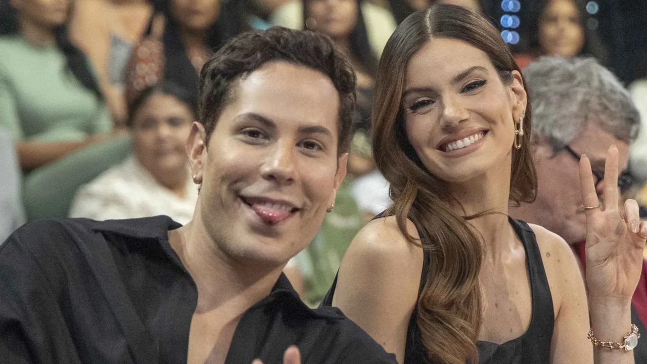 Camila Queiroz e Christian Chávez no Domingão com Huck