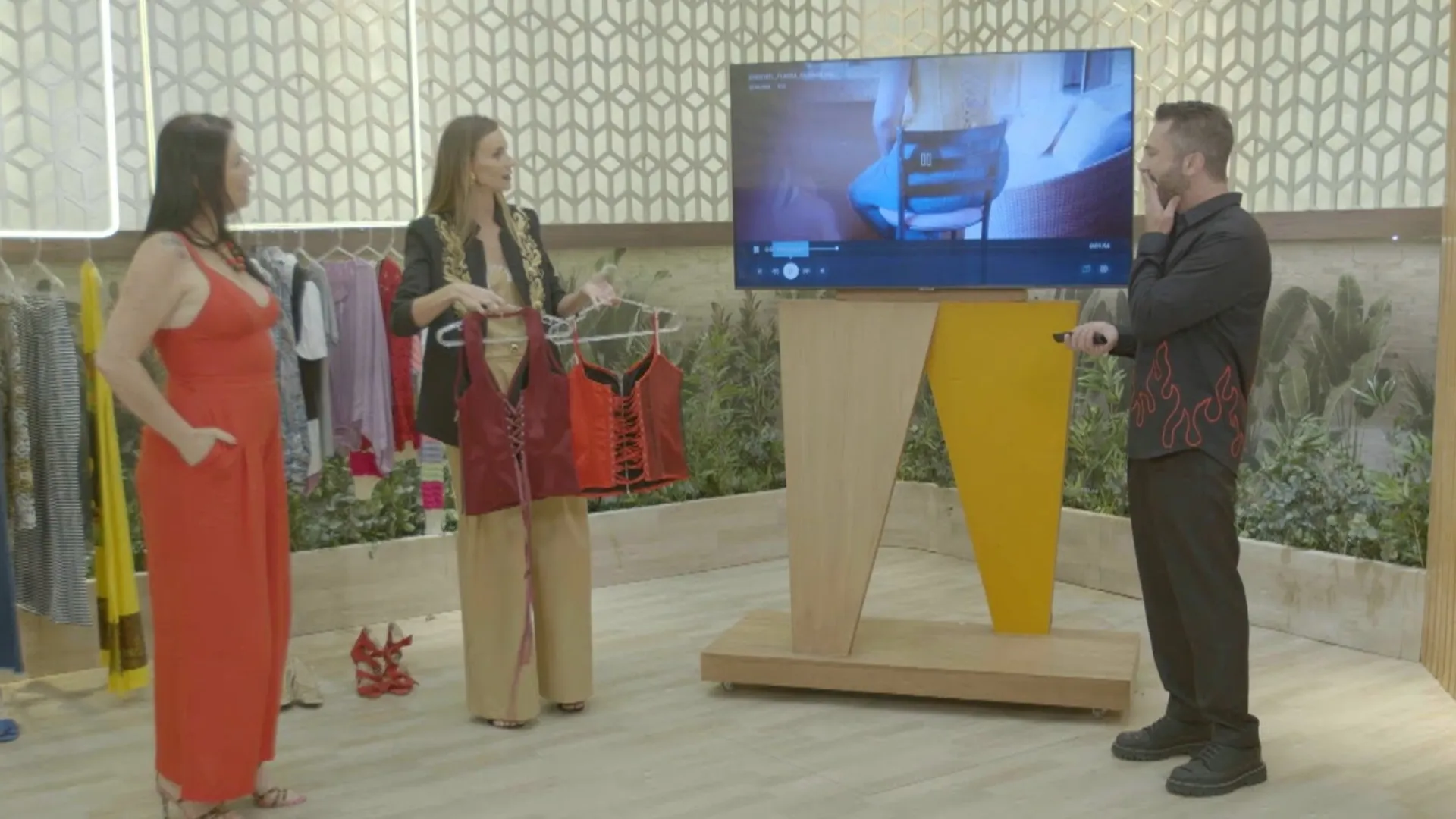 Fabiane Fagundes muda estilo no Esquadrão da Moda