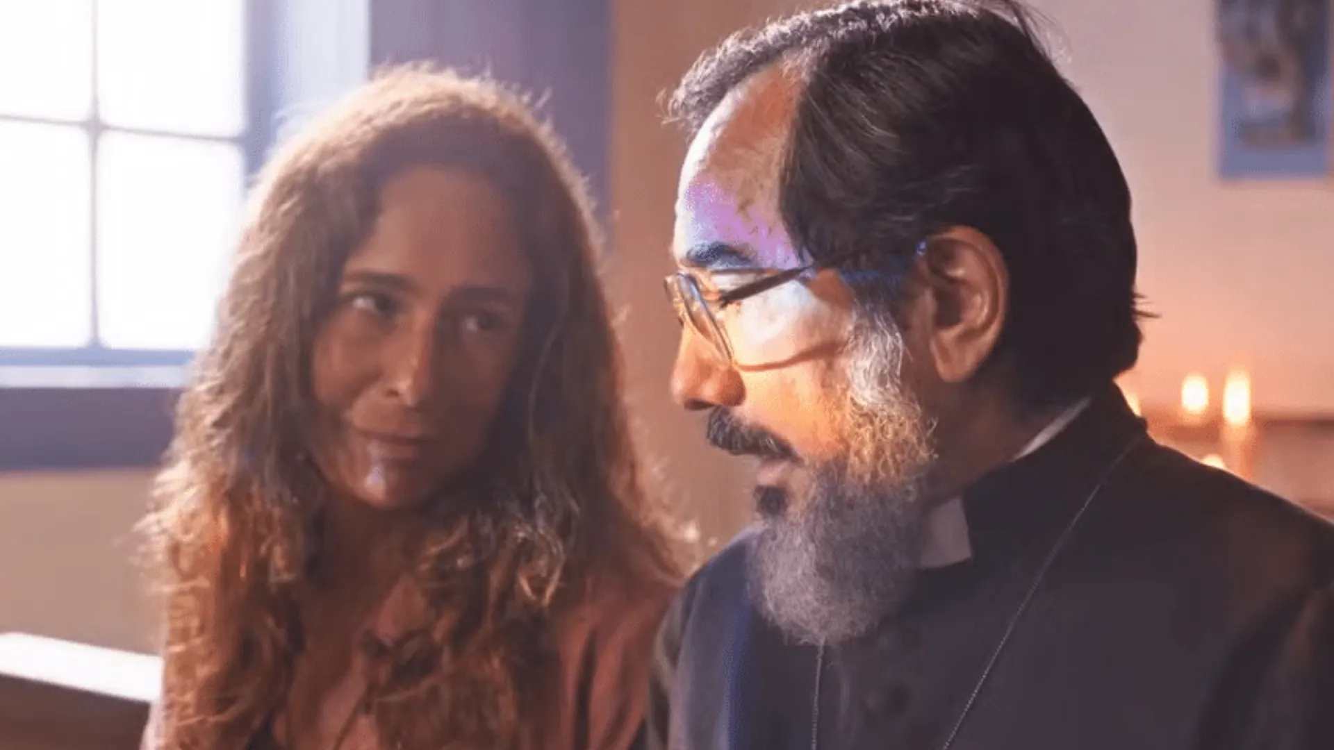Padre Zezo se emociona com Zefa Leonel em No Rancho Fundo