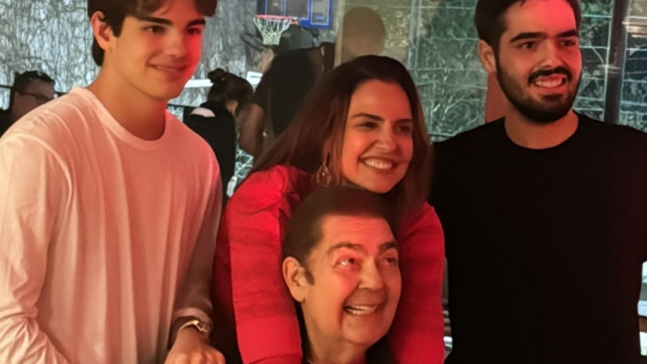 Faustão em festa esposa 1