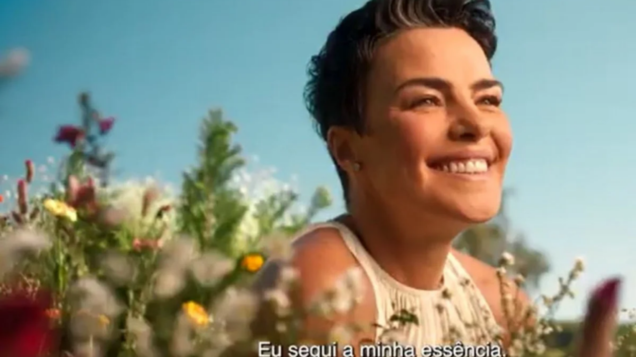 Ana Paula Arósio reaparece publicidade