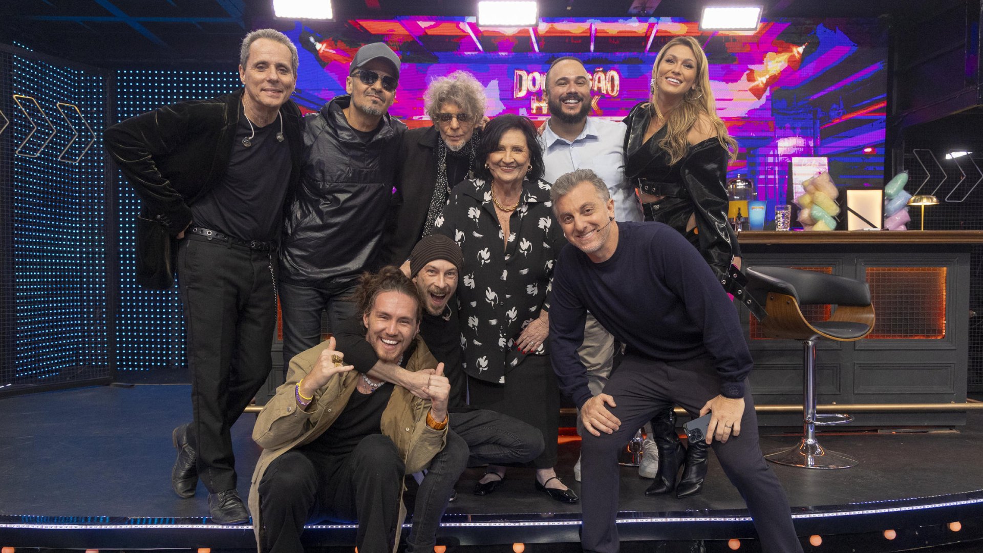 Titãs participam do Domingão com Huck