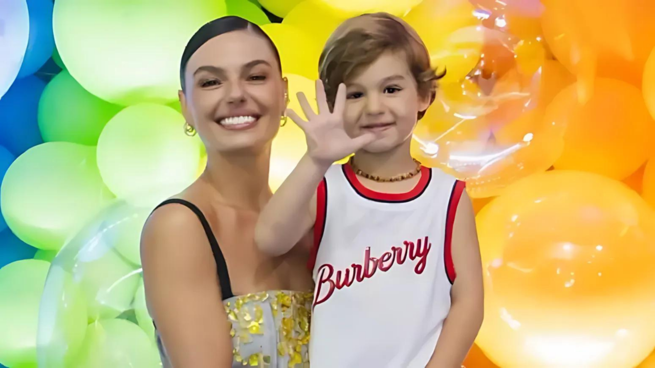 Isis Valverde e filho