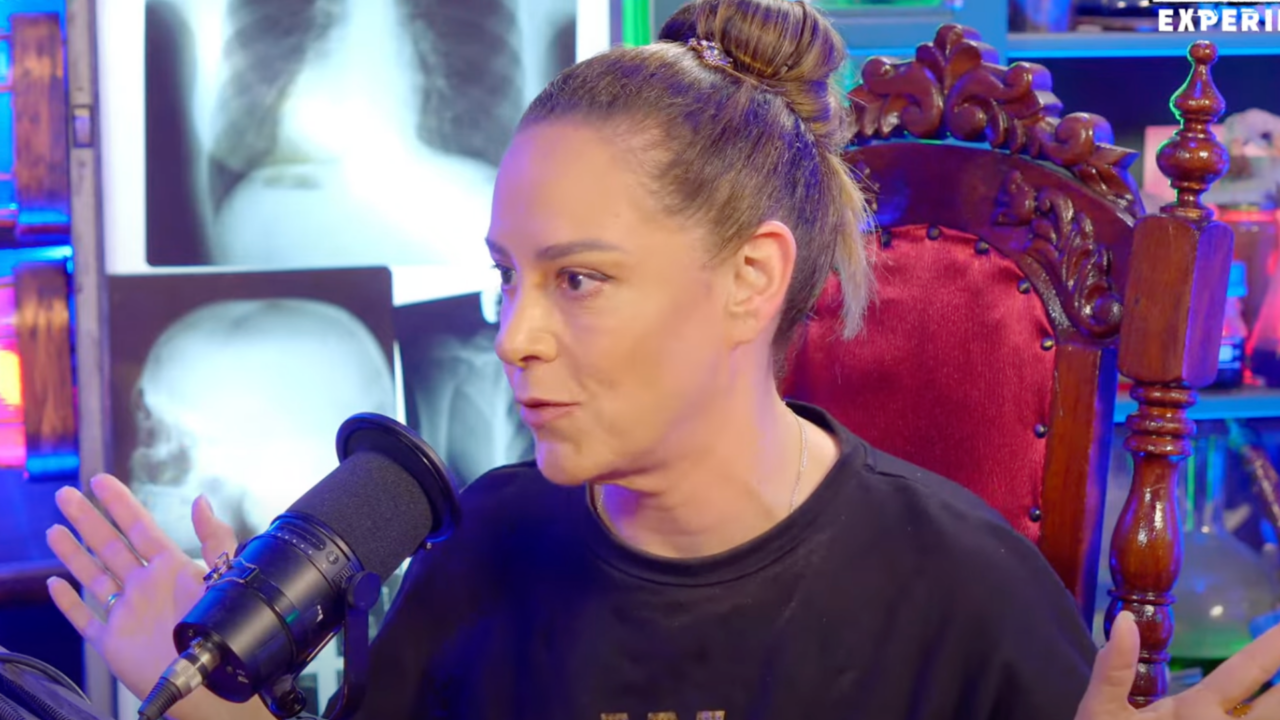 Silvia Abravanel em podcast