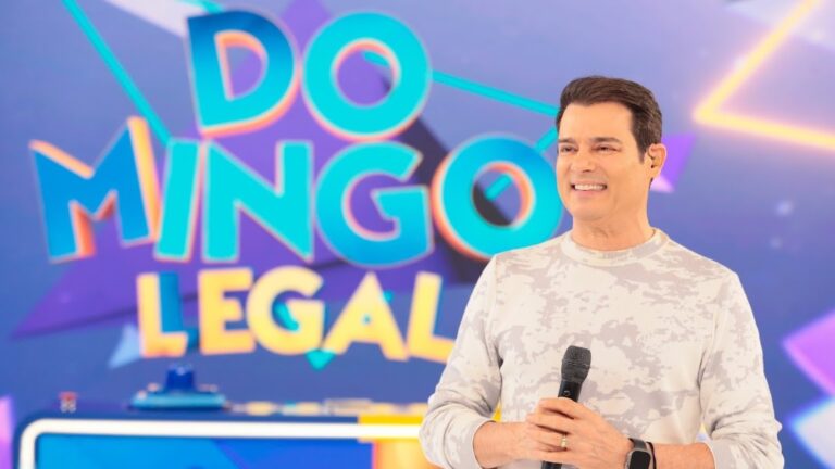 Domingo Legal tem Trocando as Bolas e Passa ou Repassa com Geisy Arruda e Renata Banhara (27/07)