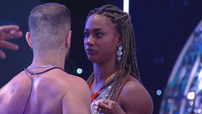 BBB 25: Aline troca nome de brother e Gracyanne Barbosa brinca: “Estou ouvindo coisas”