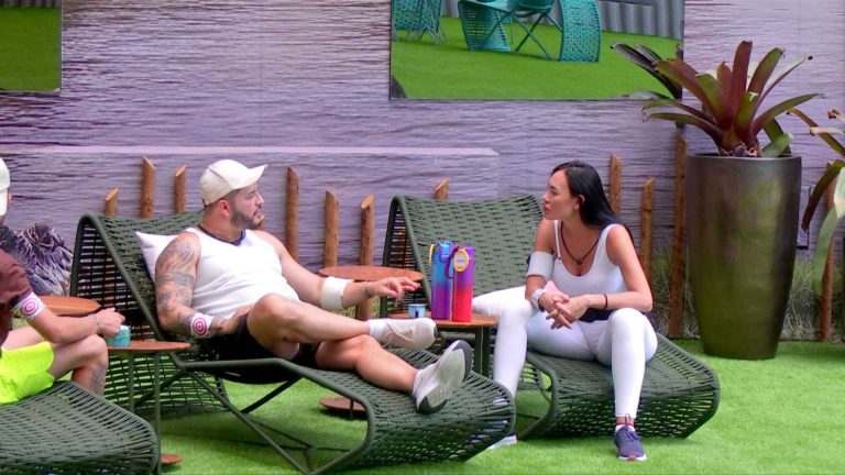 BBB 25 Arleane questiona estratégias de Marcelo: “esquecendo que eu estou aqui”