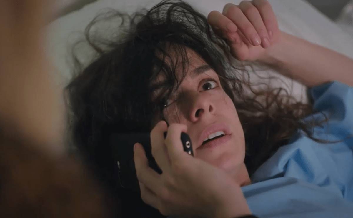Força de Mulher: Bahar tenta esconder namoro com Arif, mas é pega no flagra no hospital