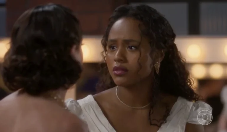 Garota do Momento: Clarice é internada à força e Beatriz arrisca vida para salvar mãe