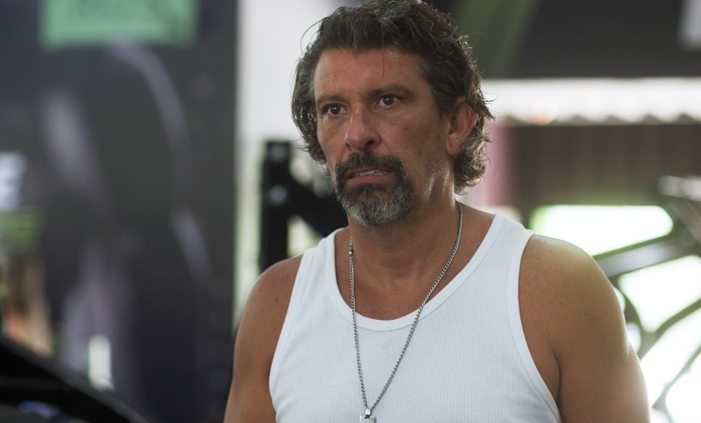 Madalena rompe de vez com Osmar e o pilantra pede ajuda a Jão para tentar reconquistar a sobrinha