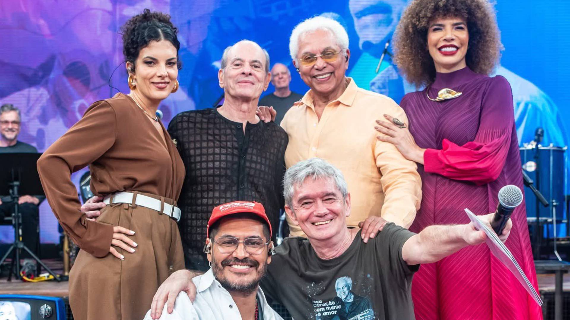 Paulinho da Viola ganha homenagem no Altas Horas