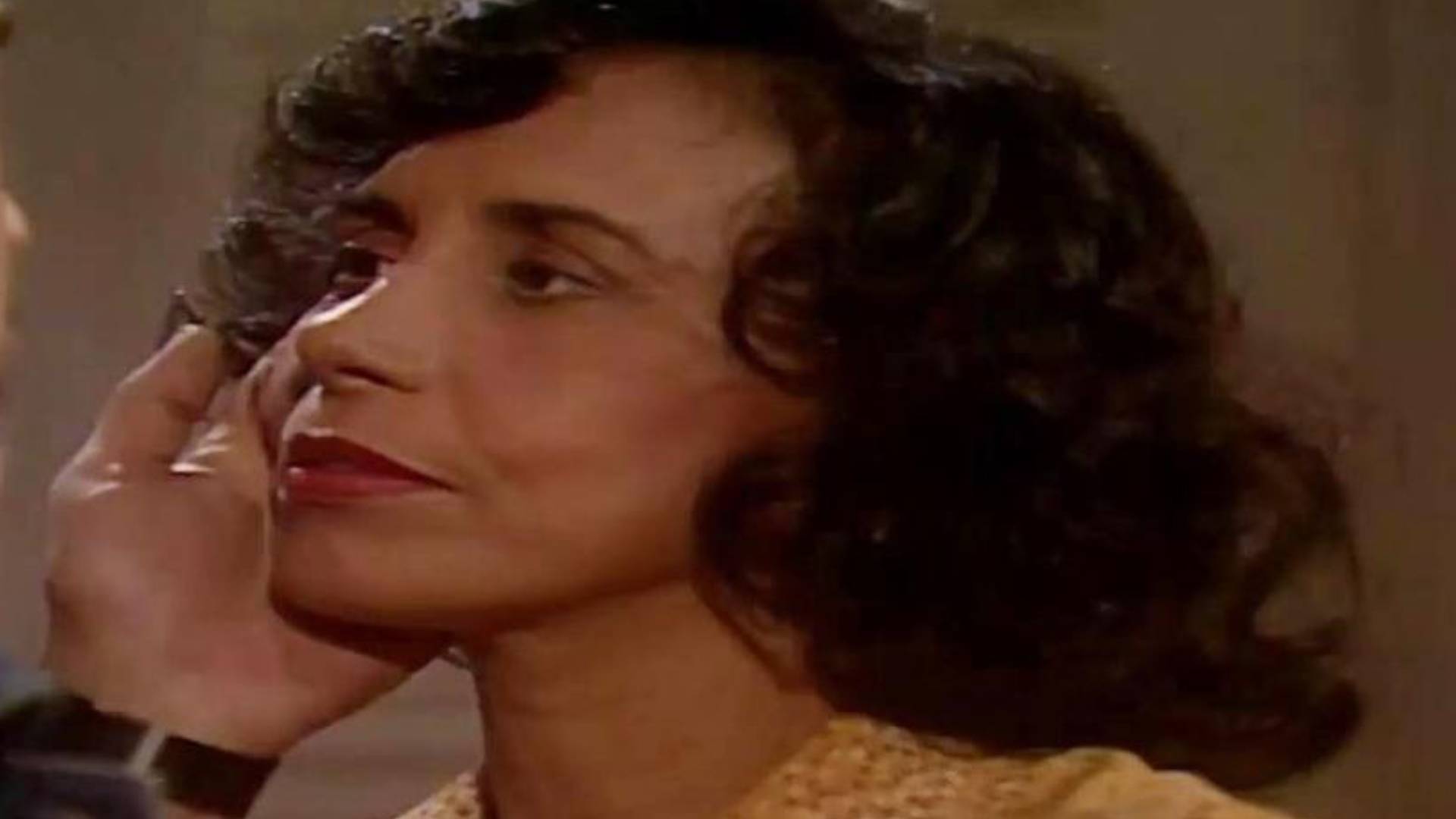 Carmosina recebe beijo em Tieta