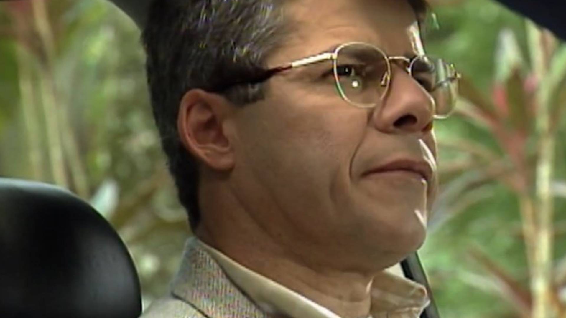Carlos é generoso em História de Amor
