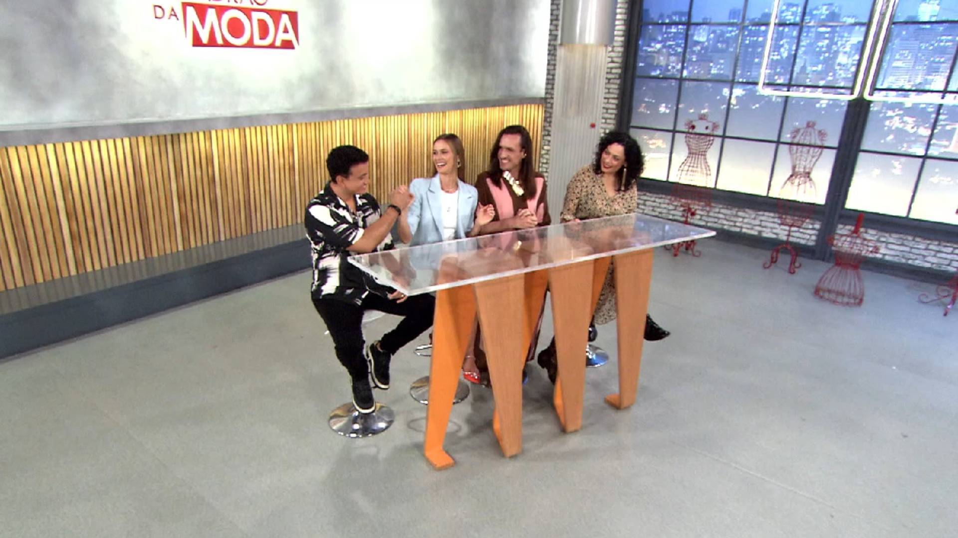 Angela no Esquadrão da Moda