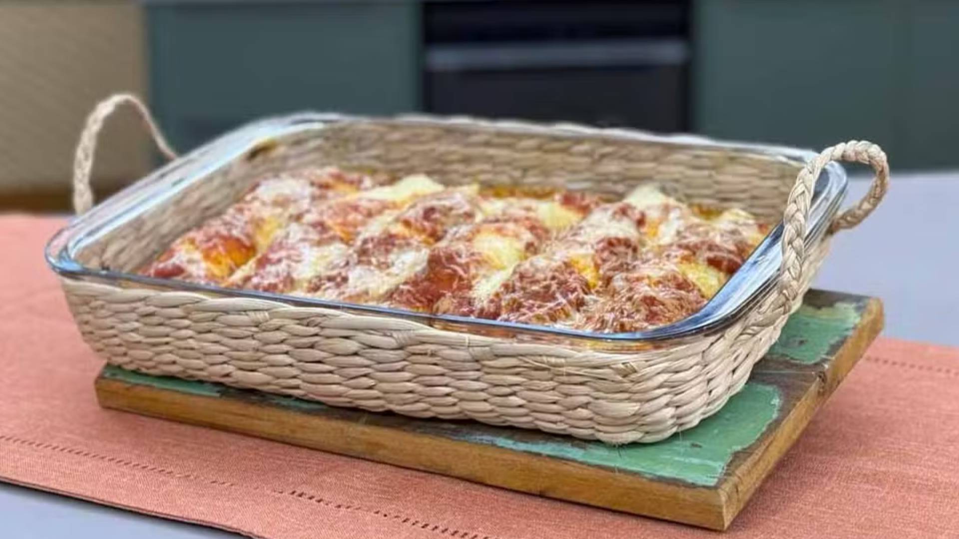 Panqueca de frango com sobrecoxa da Talitha Morete no É de Casa