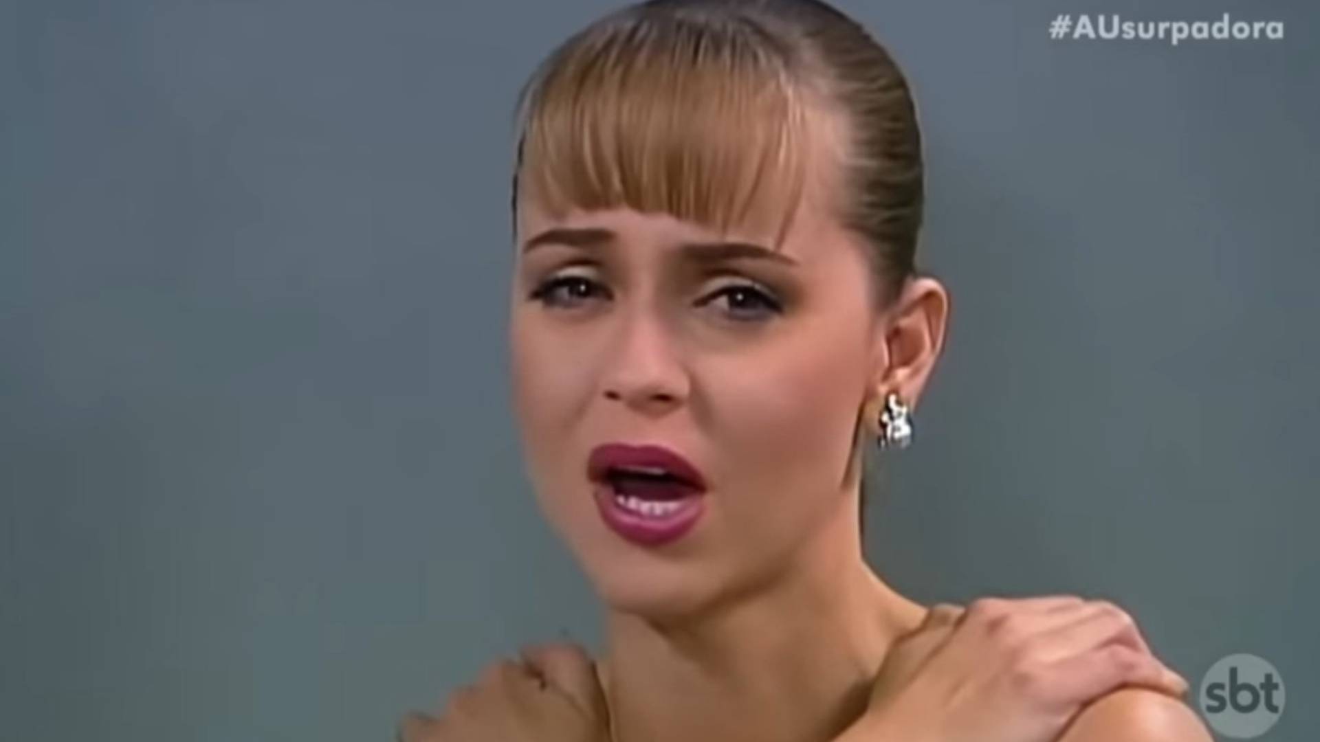 Paulina se emociona em A Usurpadora